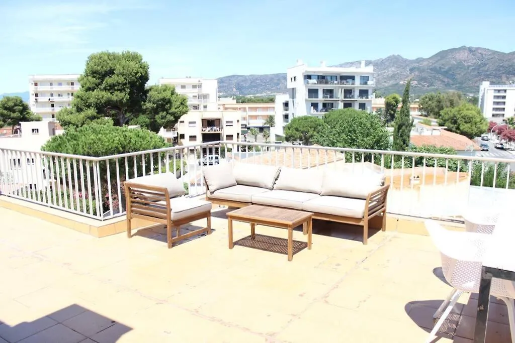 Appartement Beautiful Loft, Huge Sunny Terrace, View Over The Beach And Sea à Roses