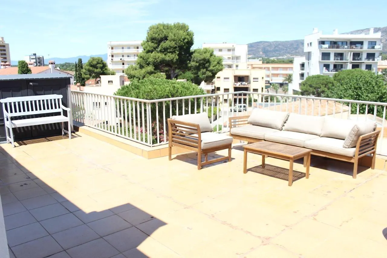 Appartement Beautiful Loft, Huge Sunny Terrace, View Over The Beach And Sea à Roses