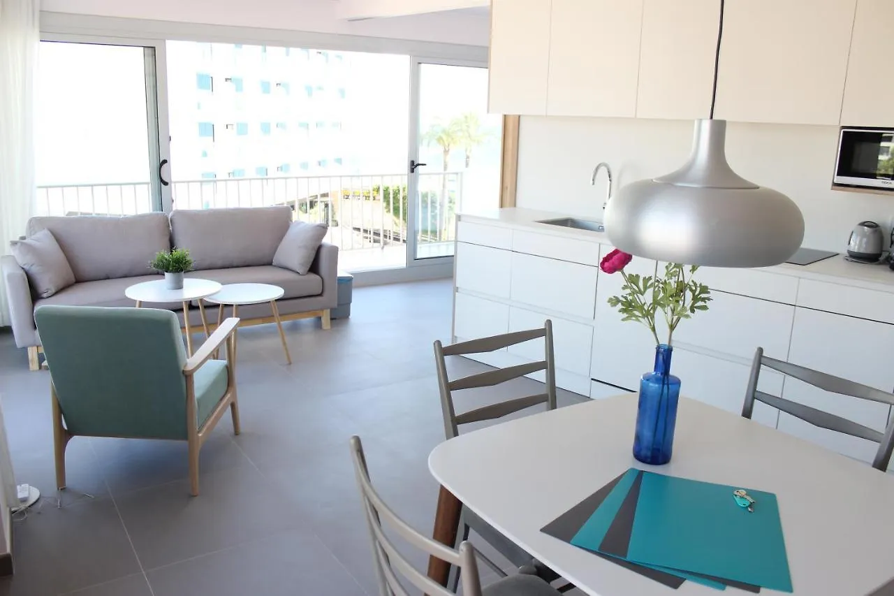 Appartement Beautiful Loft, Huge Sunny Terrace, View Over The Beach And Sea à Roses 0*,  Espagne