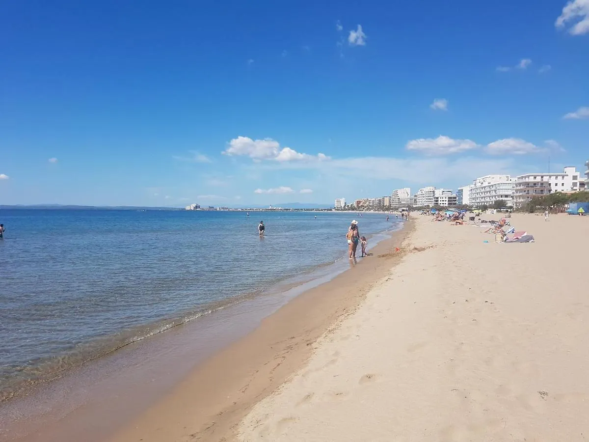 Appartement Beautiful Loft, Huge Sunny Terrace, View Over The Beach And Sea à Roses