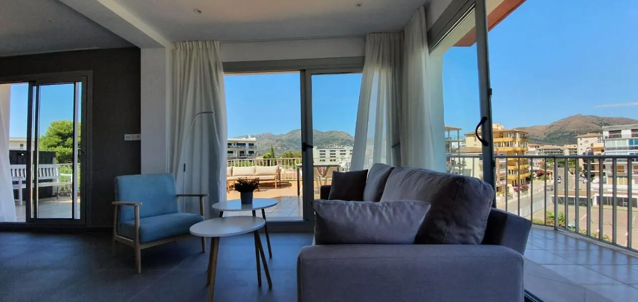 Appartement Beautiful Loft, Huge Sunny Terrace, View Over The Beach And Sea à Roses