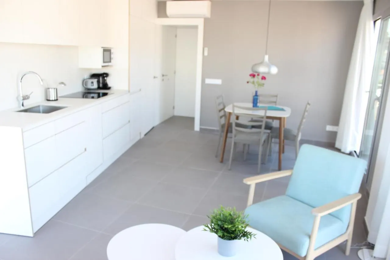 Beautiful Loft, Huge Sunny Terrace, View Over The Beach And Sea Rosas